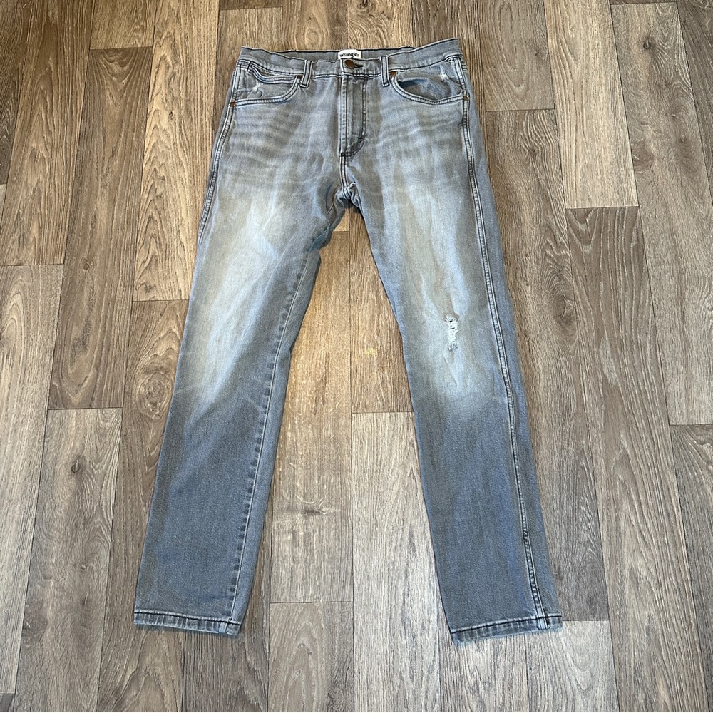 Wrangler 812 Gray Larston Slim Tapered Jeans